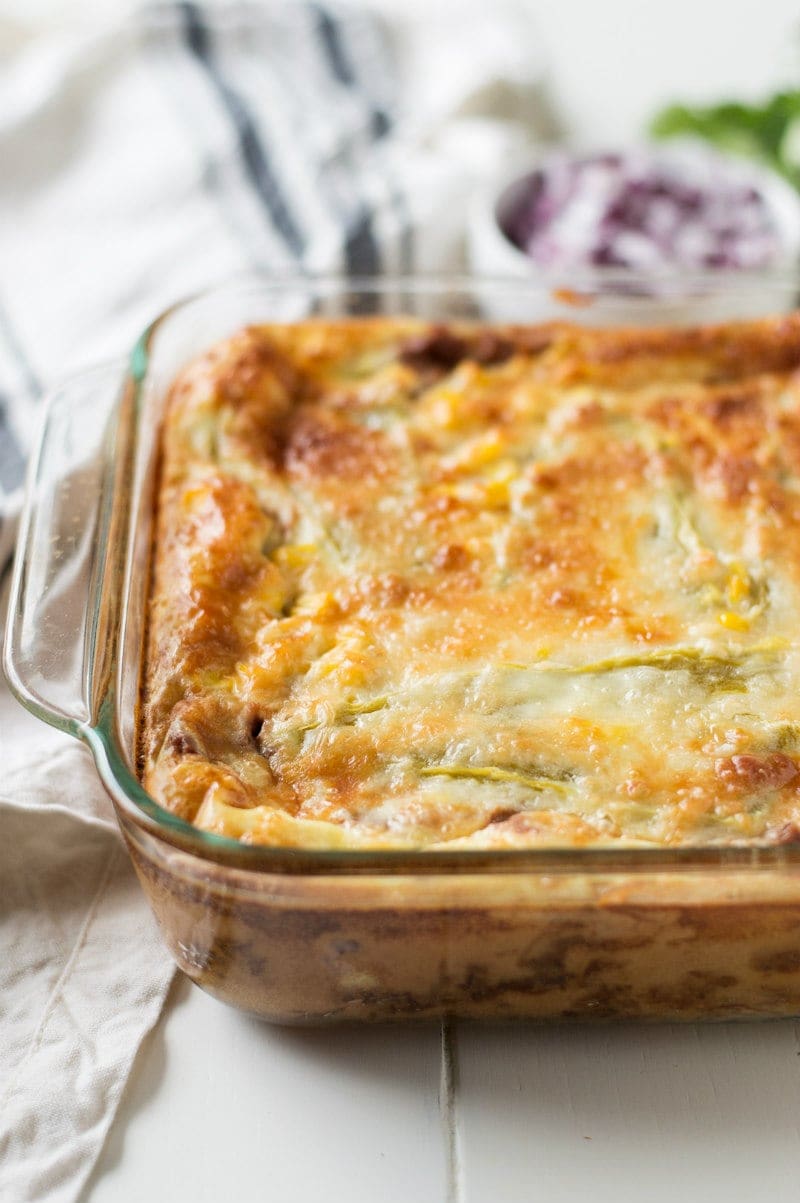 Chiles Rellenos Casserole recipe from RecipeGirl.com #chile #chiles #relleno #rellenos #casserole #mexican #ww #wwfreestyle #weightwatchers Chiles Rellenos Casserole