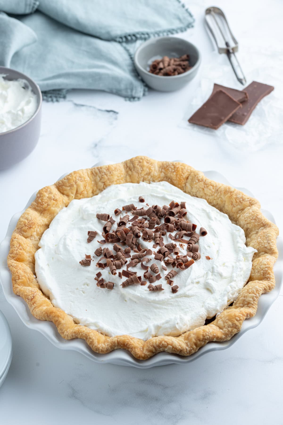 Totally delicious classic easy Chocolate Cream Pie recipe from RecipeGirl.com chocolate cream pie