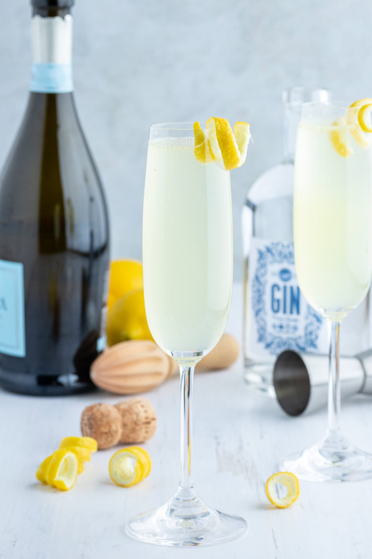 French 75 Cocktail recipe from RecipeGirl.com french 75 cocktails