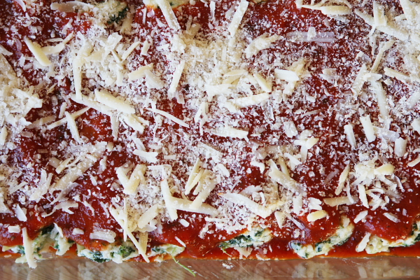 How to Make Manicotti : Spinach and Cheese Stuffed Manicotti. This is the best manicotti recipe! #howto #stuffed #manicotti #cheese #spinach #easy #recipe #RecipeGirl Spinach and Cheese Stuffed Manicotti