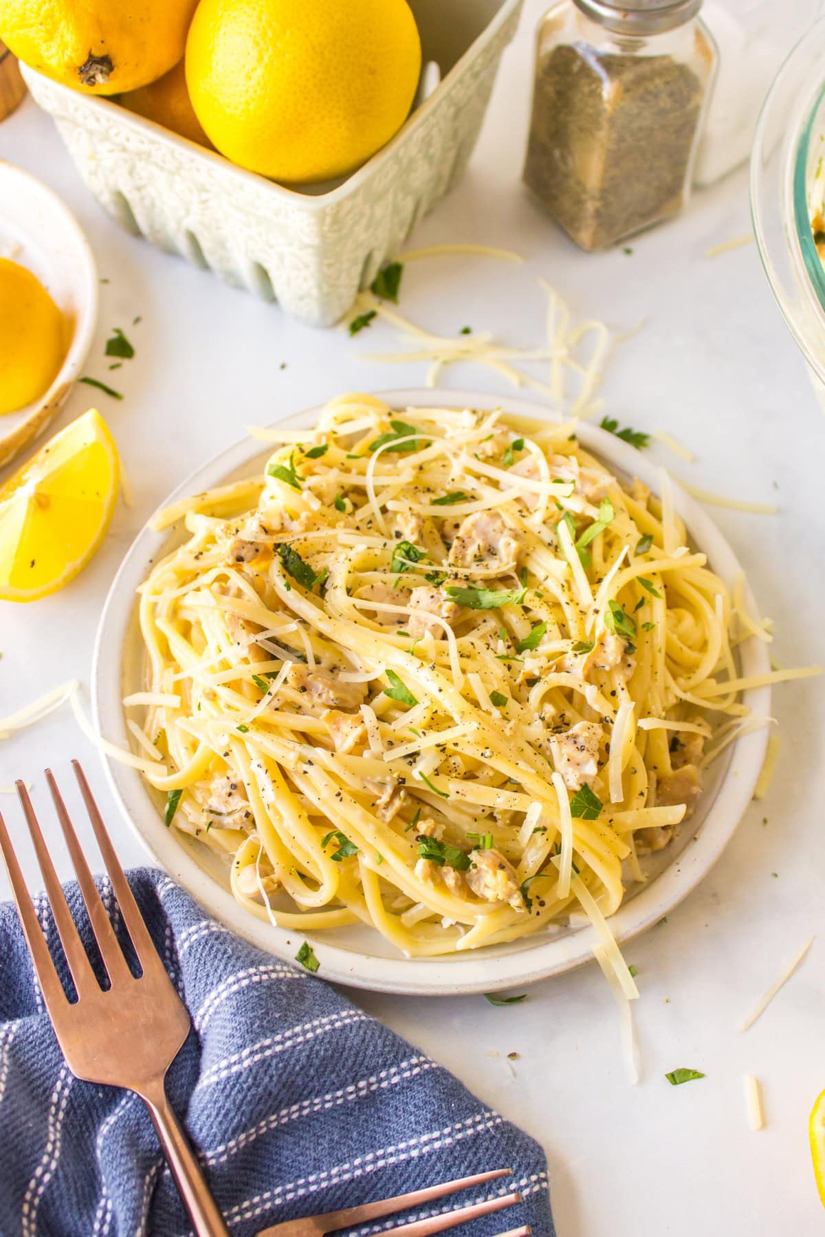 Pioneer Woman's Linguine with Clam Sauce: recipe shared from RecipeGirl.com pioneer woman's clam linguine in a bowl
